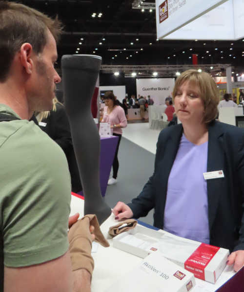 Präsentation Bort AktiVen Kompressionsstrümpfe am Messestand